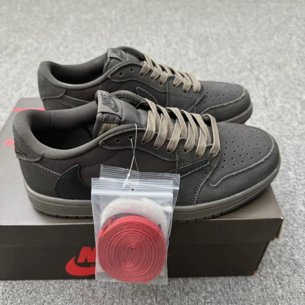 Nike Dark Gray Sneakers with Beige and Red Accents